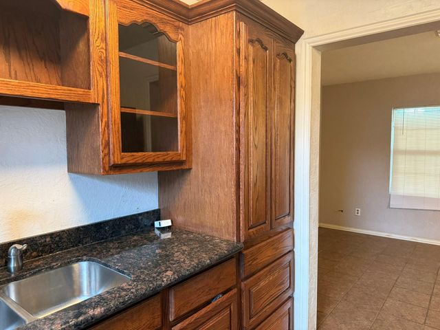 1434 1st Avenue N, Texas City, TX 77590