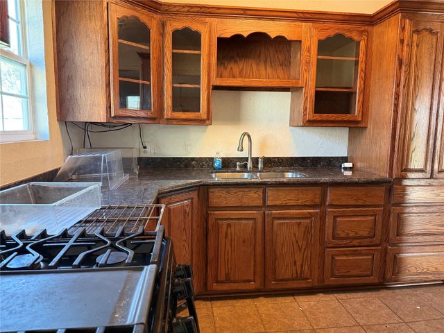 1434 1st Avenue N, Texas City, TX 77590