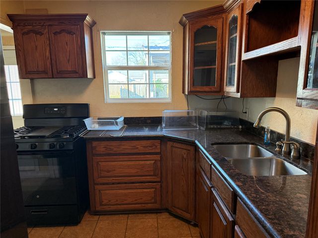 1434 1st Avenue N, Texas City, TX 77590