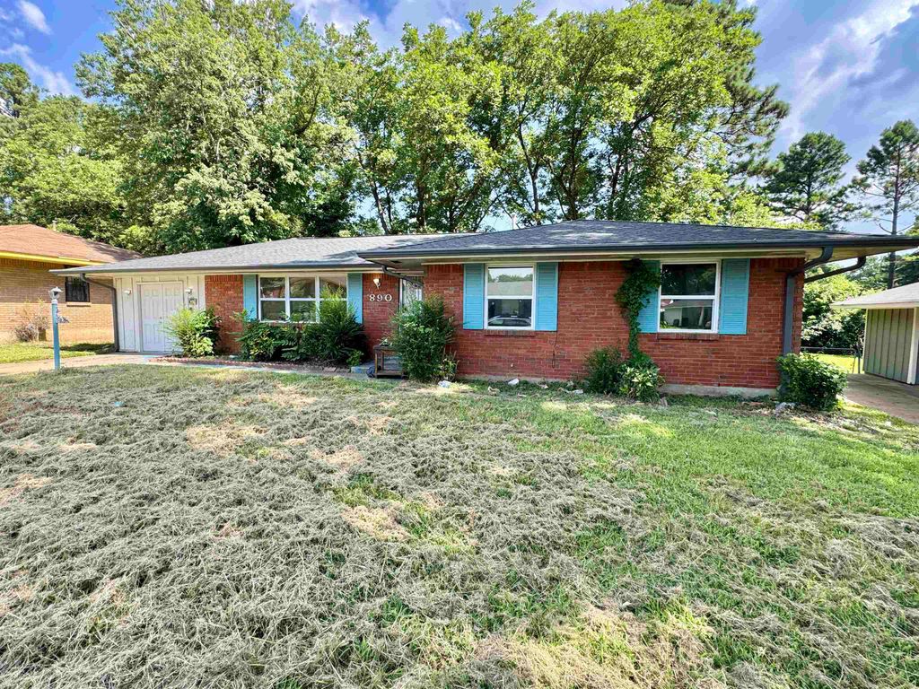 890 W MARIGOLD LN, Memphis, TN 38109