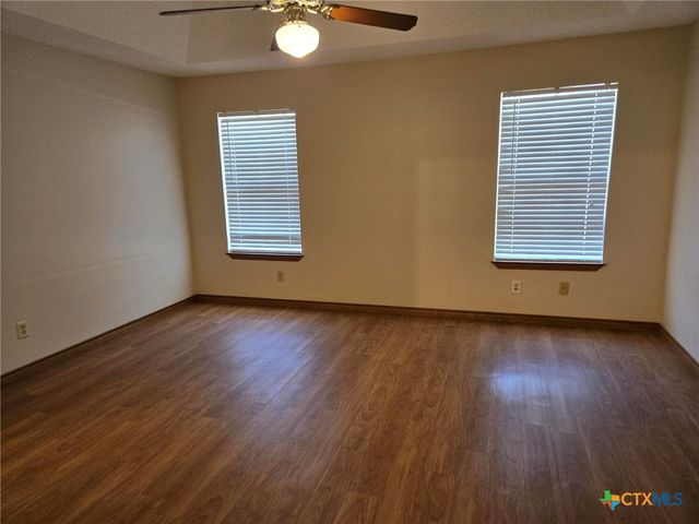 1211 Meadow Run, Seguin, TX 78155