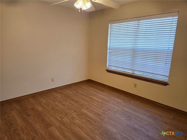 1211 Meadow Run, Seguin, TX 78155