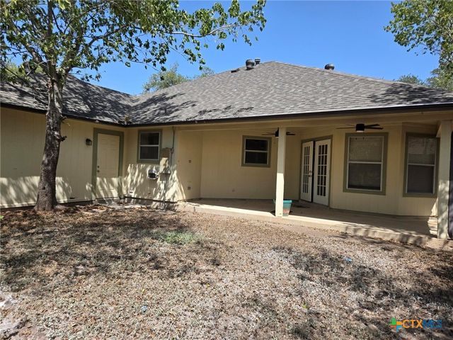 1211 Meadow Run, Seguin, TX 78155