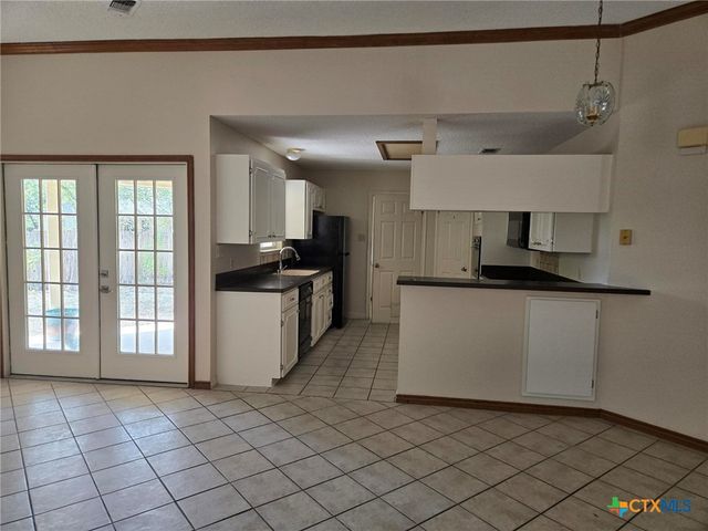 1211 Meadow Run, Seguin, TX 78155