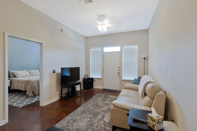 3000 Vanderbilt Pl Apt 141, Nashville, TN 37212