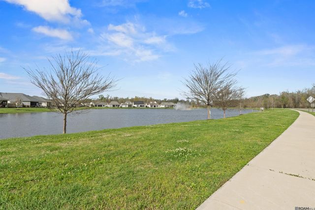 13820 Woody Creek Dr, Baton Rouge, LA 70810