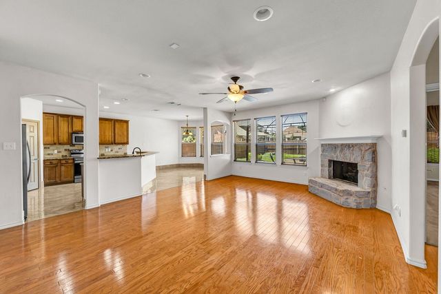 9310 Marble Falls Drive, Arlington, TX 76002