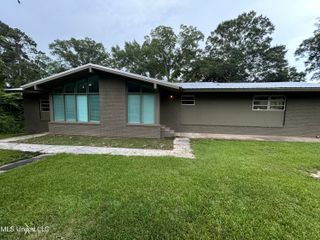 600 Jackson Avenue, Mccomb, MS 39648