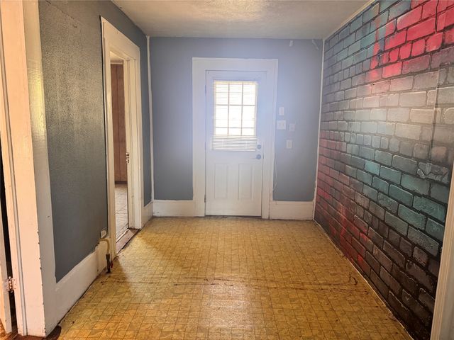 8208 Pearl Street, Lillian, TX 76061