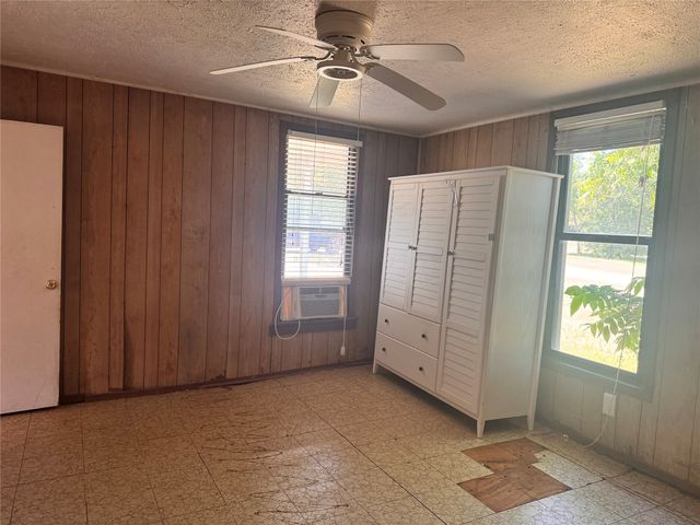8208 Pearl Street, Lillian, TX 76061