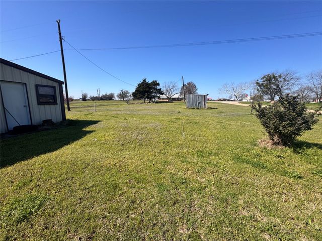 8208 Pearl Street, Lillian, TX 76061