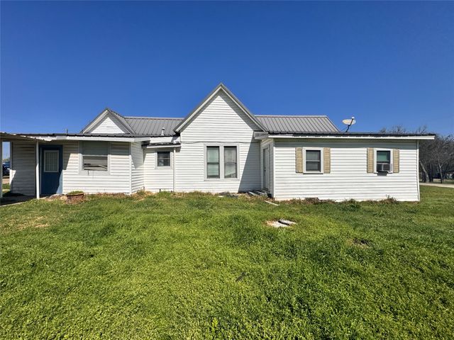 8208 Pearl Street, Lillian, TX 76061