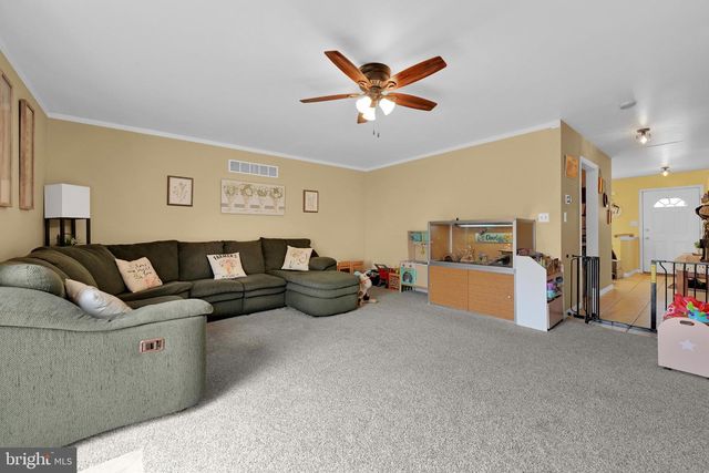 103 PEACH, Newmanstown, PA 17073