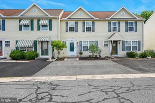 103 PEACH, Newmanstown, PA 17073