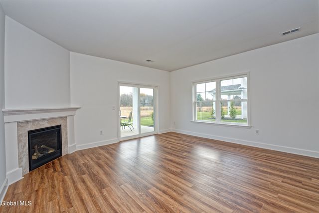 8 Kendra Court, Cohoes, NY 12047