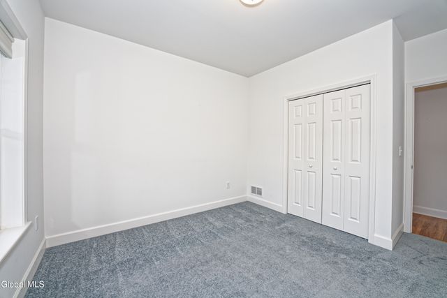 8 Kendra Court, Cohoes, NY 12047