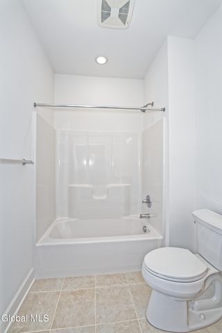 8 Kendra Court, Cohoes, NY 12047