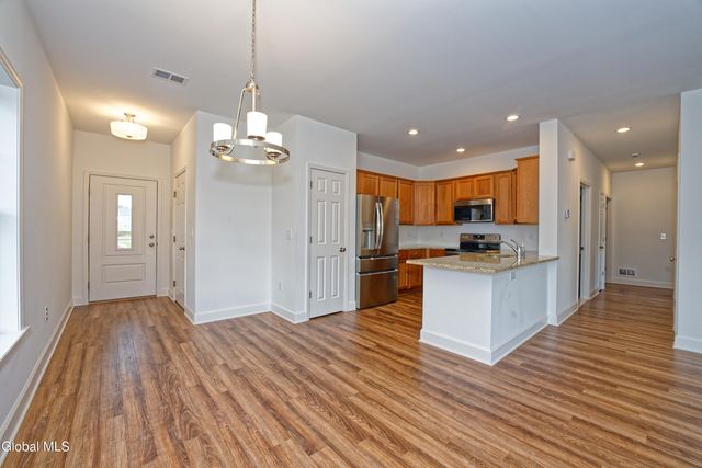 8 Kendra Court, Cohoes, NY 12047