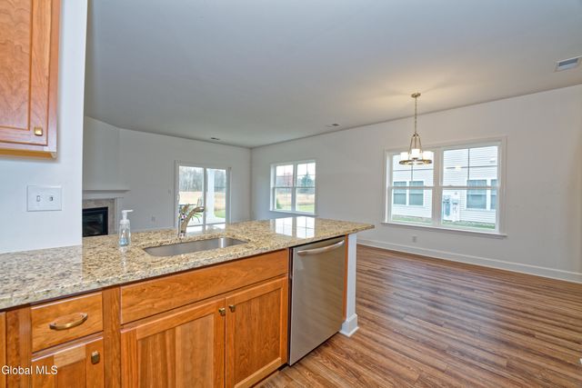 8 Kendra Court, Cohoes, NY 12047