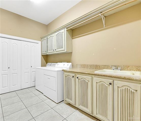 2440 Mimosa Circle, Rio Grande City, TX 78582