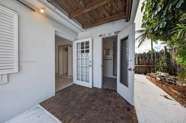 631 NE 56th Ct, Oakland Park, FL 33334