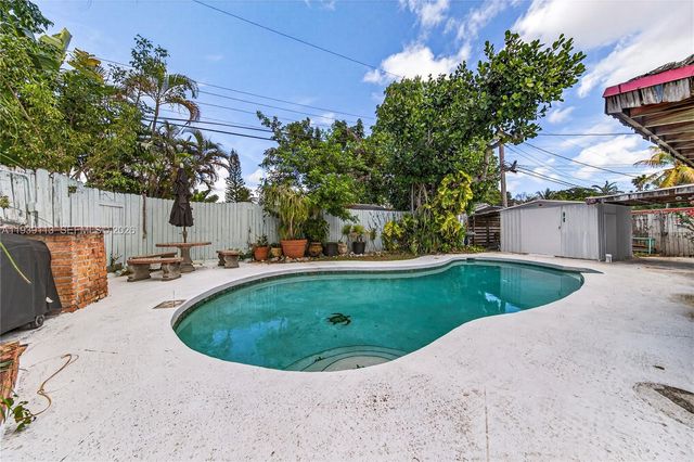 631 NE 56th Ct, Oakland Park, FL 33334