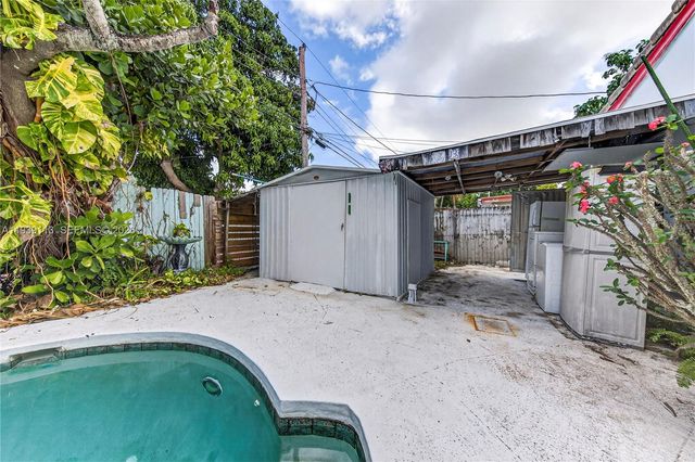 631 NE 56th Ct, Oakland Park, FL 33334