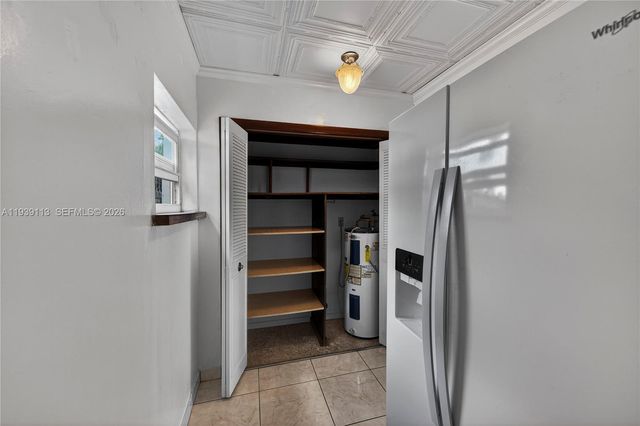 631 NE 56th Ct, Oakland Park, FL 33334