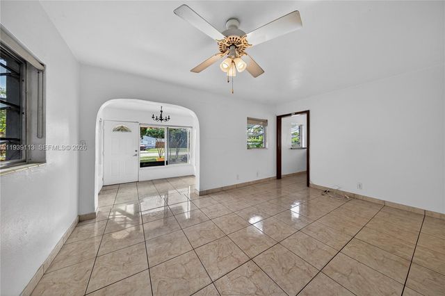 631 NE 56th Ct, Oakland Park, FL 33334