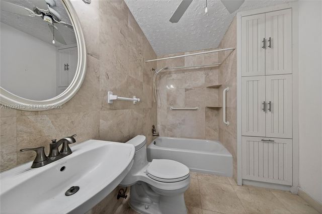 631 NE 56th Ct, Oakland Park, FL 33334