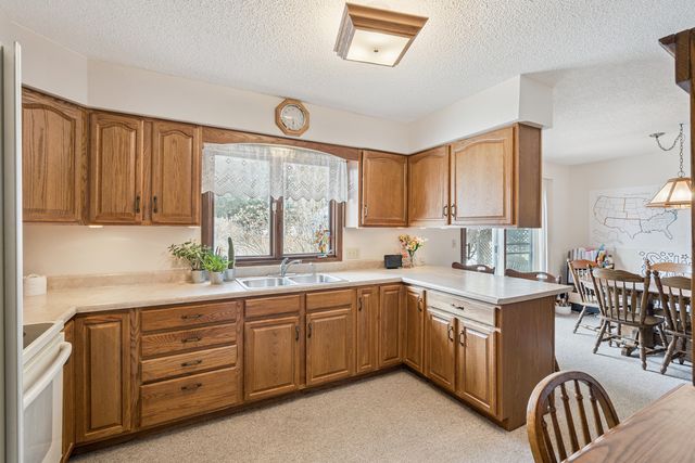 302 Baker Street, Fulton, IL 61252