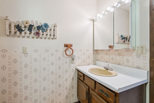 302 Baker Street, Fulton, IL 61252