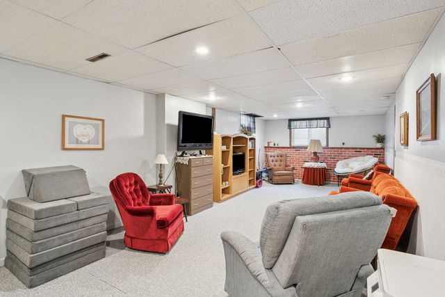 302 Baker Street, Fulton, IL 61252