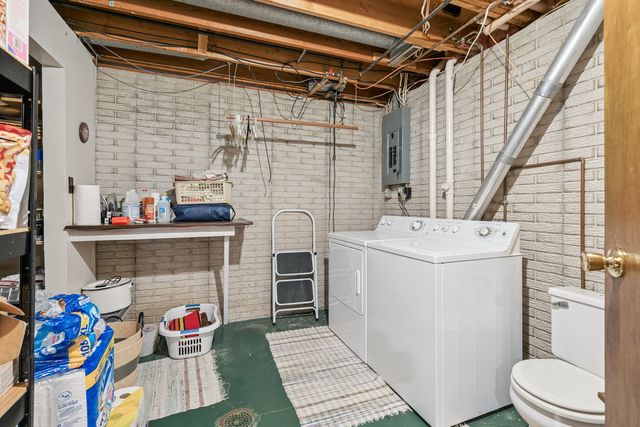 302 Baker Street, Fulton, IL 61252