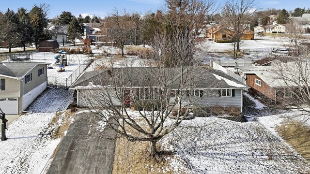 302 Baker Street, Fulton, IL 61252