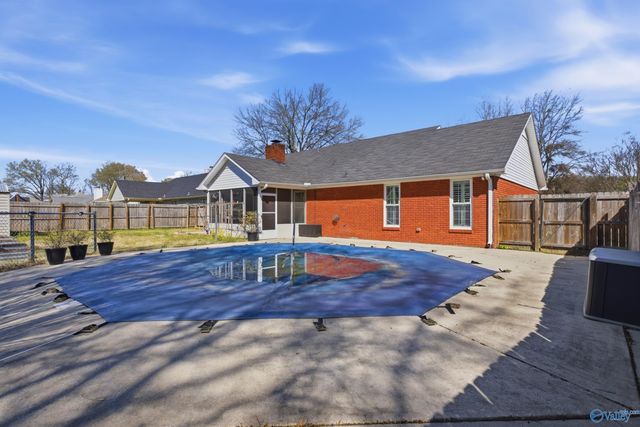 2307 Winthrop Drive SW, Decatur, AL 35603