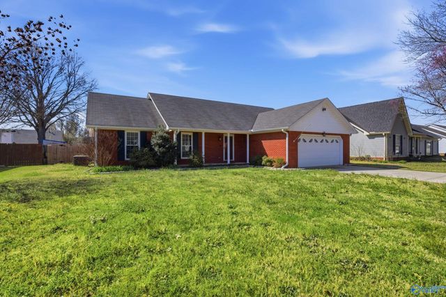 2307 Winthrop Drive SW, Decatur, AL 35603