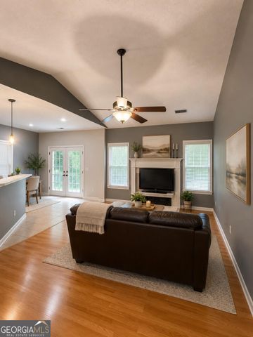 5823 N Cove Road, Gainesville, GA 30504