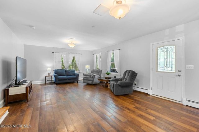 1042 Maxim Southard Road, Howell, NJ 07731