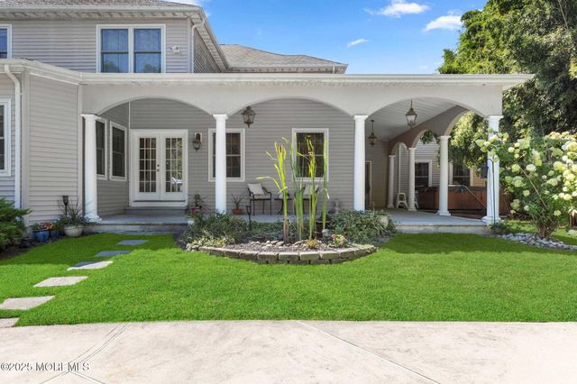 1042 Maxim Southard Road, Howell, NJ 07731