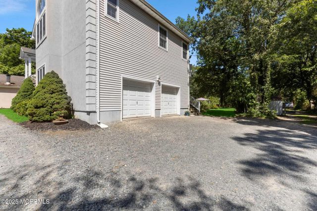 1042 Maxim Southard Road, Howell, NJ 07731