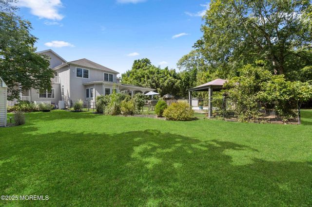 1042 Maxim Southard Road, Howell, NJ 07731