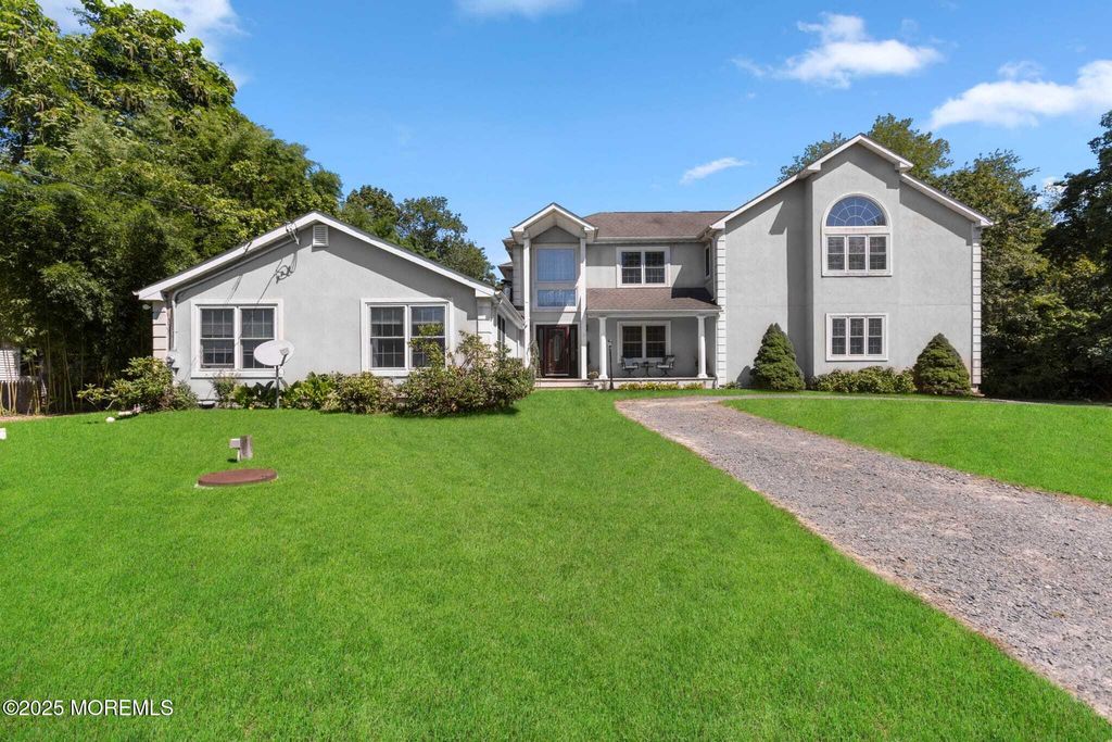 1042 Maxim Southard Road, Howell, NJ 07731