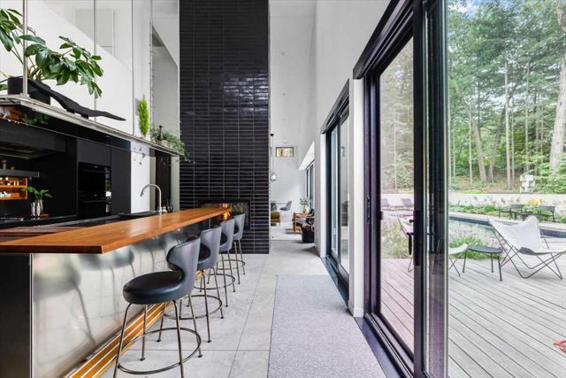 10 S Oval Avenue, Beverly Shores, IN 46301