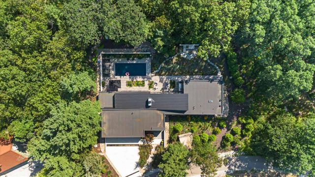 10 S Oval Avenue, Beverly Shores, IN 46301