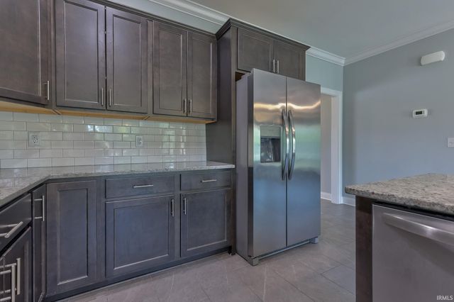 9966 Ella Circle, Newburgh, IN 47630