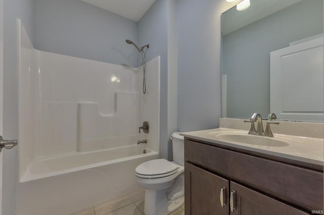 9966 Ella Circle, Newburgh, IN 47630