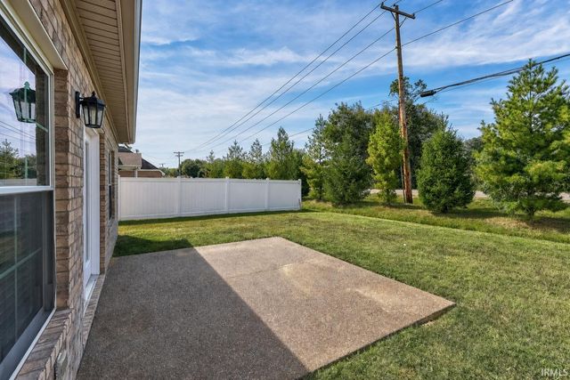 9966 Ella Circle, Newburgh, IN 47630