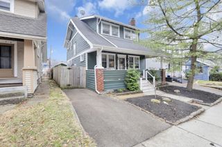 99 E Pacemont Road, Columbus, OH 43202