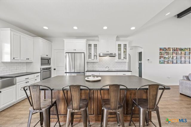 475 County Road 240, Gonzales, TX 78629